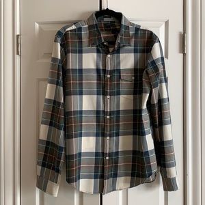 J. Crew Men’s Long Sleeve Button Down shirt